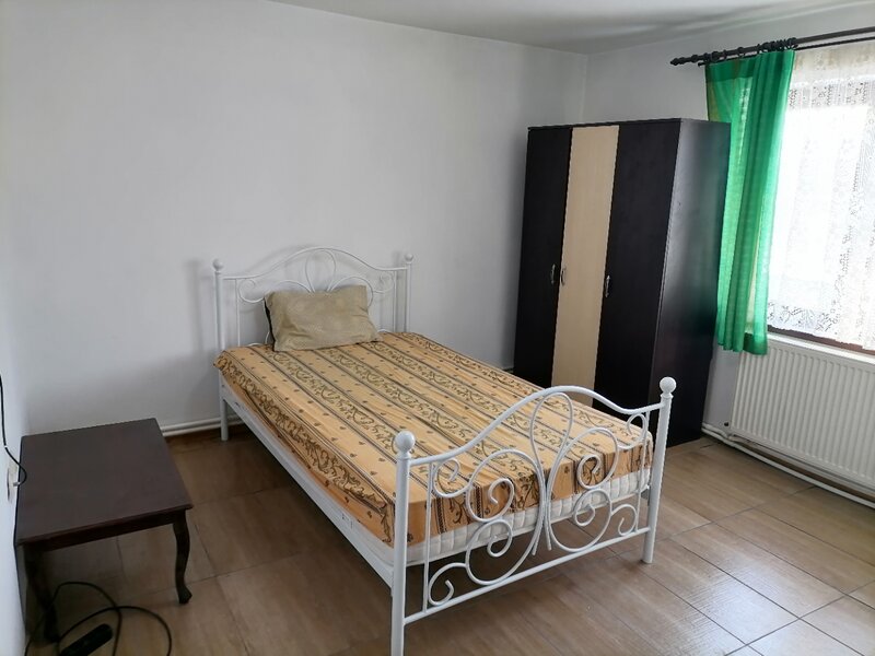 Aparatorii Patriei, aproape metrou,